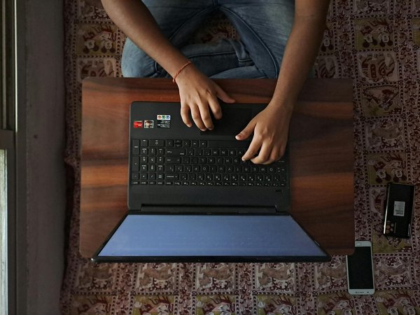 Descubre Cómo Potenciar el Espacio en tu Balcón Pequeño con Técnicas de Jardinería Vertical